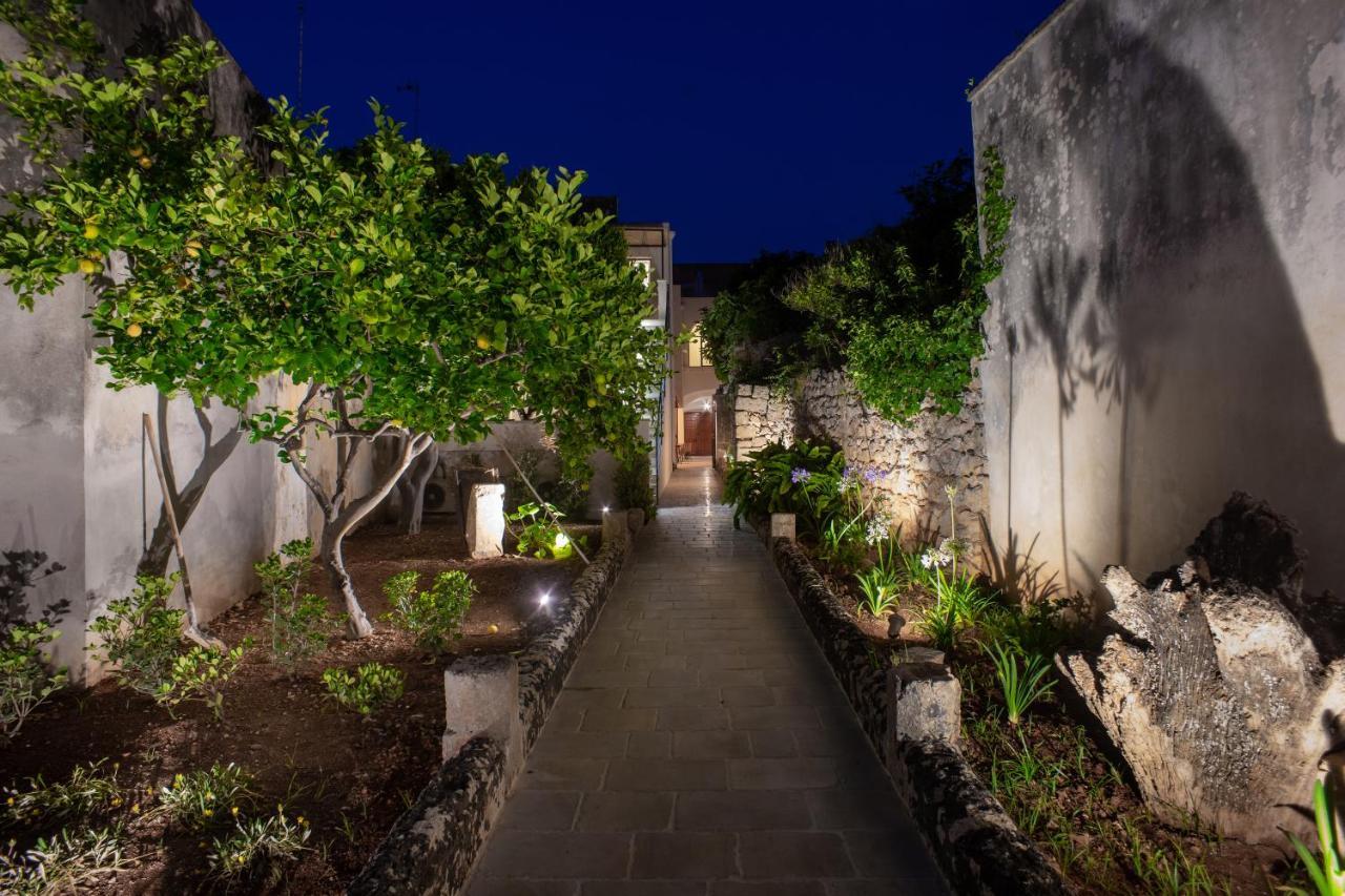 萨尔维Palazzo Frangipane住宿加早餐旅馆 外观 照片